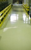 piso industrial epóxico y de poliuretano para uso rudo
