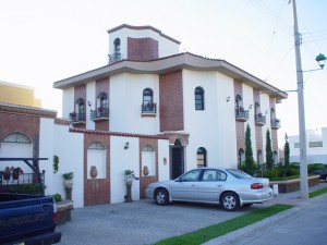  Avisos gratis en Mexico lindo en Zapopan |  JALISCO, ZAPOPAN JARDIN REAL.Super casa  venta-permuta, Ave del Paraiso 45. ZONA ELITE de Guadalajara 