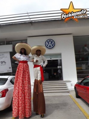 Iv&aacute;n Maldonad Avisos gratis en Mexico lindo en Puebla |  Shows de zanqueros: fiestas patrias - 15 de septiembre , Zanqueros
