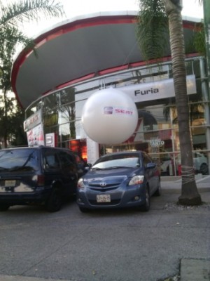 ALP MEXICO Avisos gratis en Mexico lindo en Monterrey |  Globos gigantes tipo pelota con su publicidad impresa, Pelotas gigantes