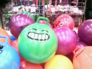 Fashion Publicity Avisos gratis en Mexico lindo en Tijuana |  Pelotas con agarraderas para eventos ni&ntilde;os y adultos, Publicidad