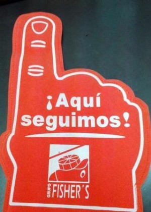 ARMANDO CEDEÑO Avisos gratis en Mexico lindo en Guanajuato |  Manotas hechas en fomi y con logos impresos, Manos de fomi
