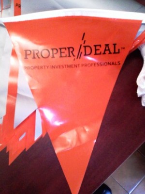 ARMANDO CEDEÑO Avisos gratis en Mexico lindo en Playa del Carmen |  Banderines de plÁstico con logos y publicidad en cancun, Banderines