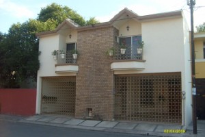 KARINA HERNANDEZ Avisos gratis en Mexico lindo en Monterrey |  EXCELENTE OPORTUNIDAD, VENTA DE CASA EN VILLA DEL RIO 
